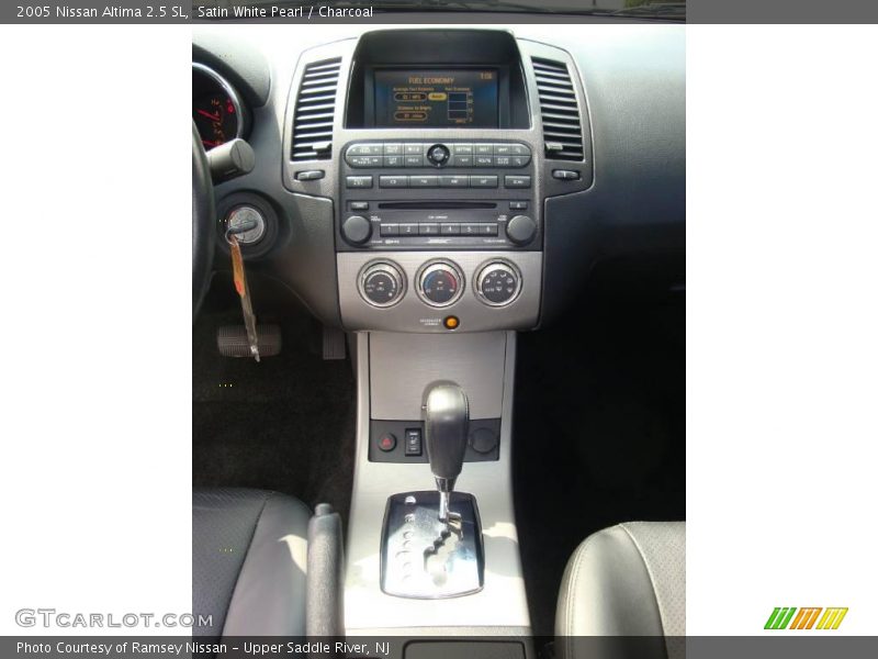 Satin White Pearl / Charcoal 2005 Nissan Altima 2.5 SL