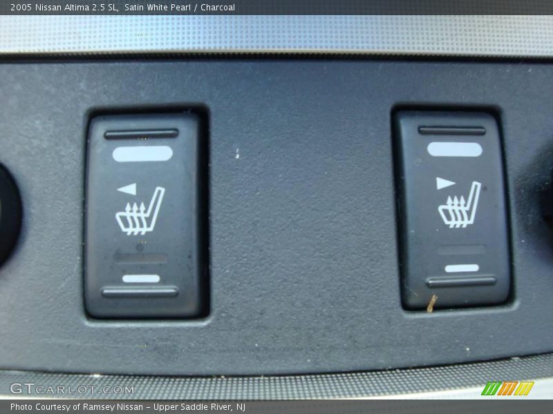 Satin White Pearl / Charcoal 2005 Nissan Altima 2.5 SL