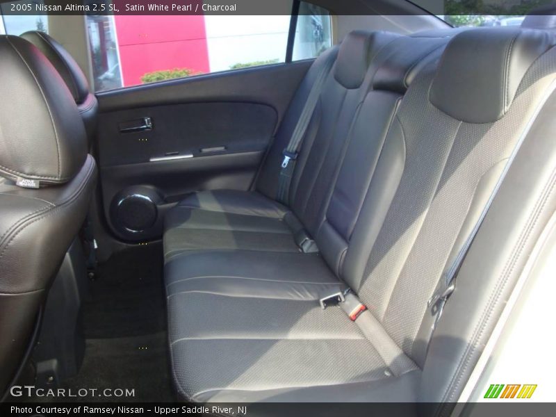 Satin White Pearl / Charcoal 2005 Nissan Altima 2.5 SL
