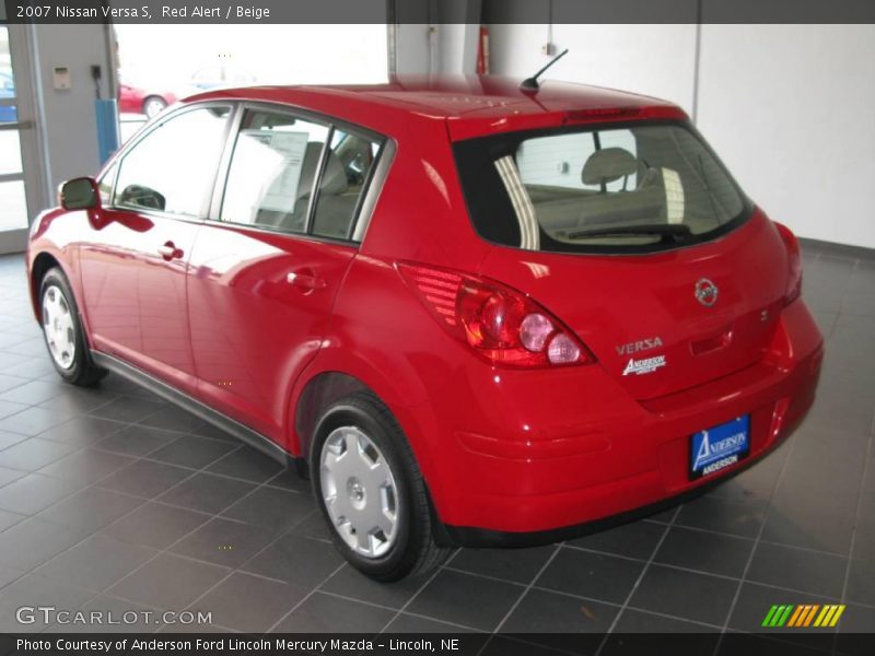 Red Alert / Beige 2007 Nissan Versa S