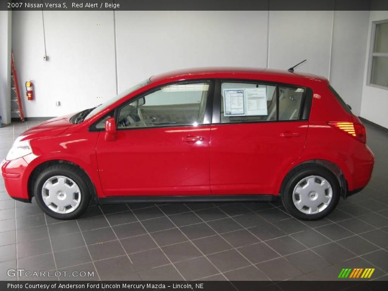 Red Alert / Beige 2007 Nissan Versa S