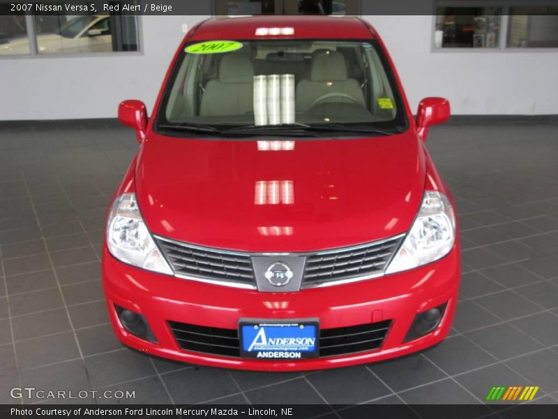 Red Alert / Beige 2007 Nissan Versa S