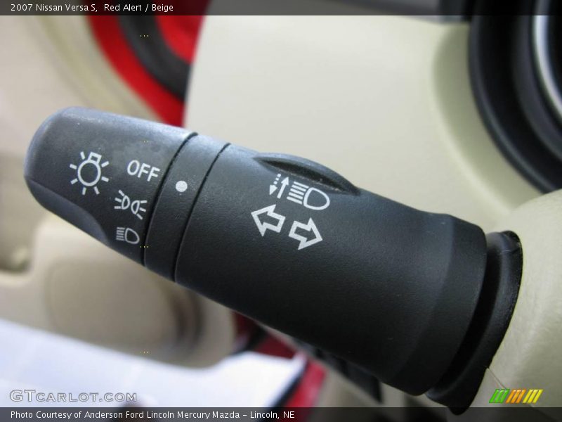 Red Alert / Beige 2007 Nissan Versa S
