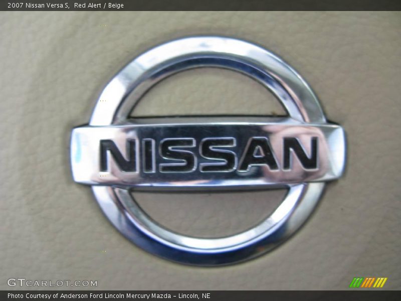 Red Alert / Beige 2007 Nissan Versa S