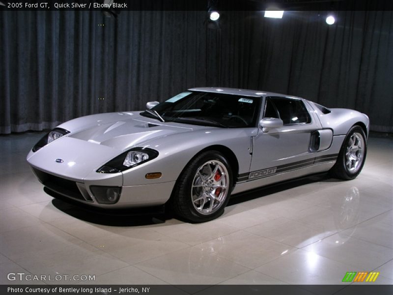 Front 3/4 View of 2005 GT 