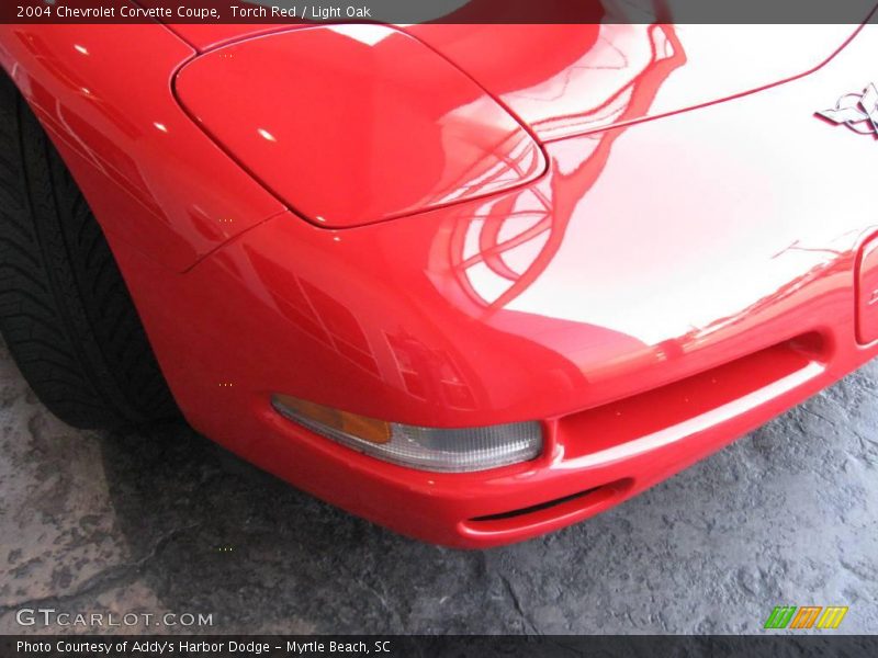 Torch Red / Light Oak 2004 Chevrolet Corvette Coupe