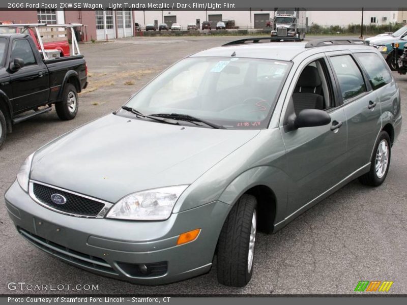 Light Tundra Metallic / Dark Flint/Light Flint 2006 Ford Focus ZXW SE Wagon