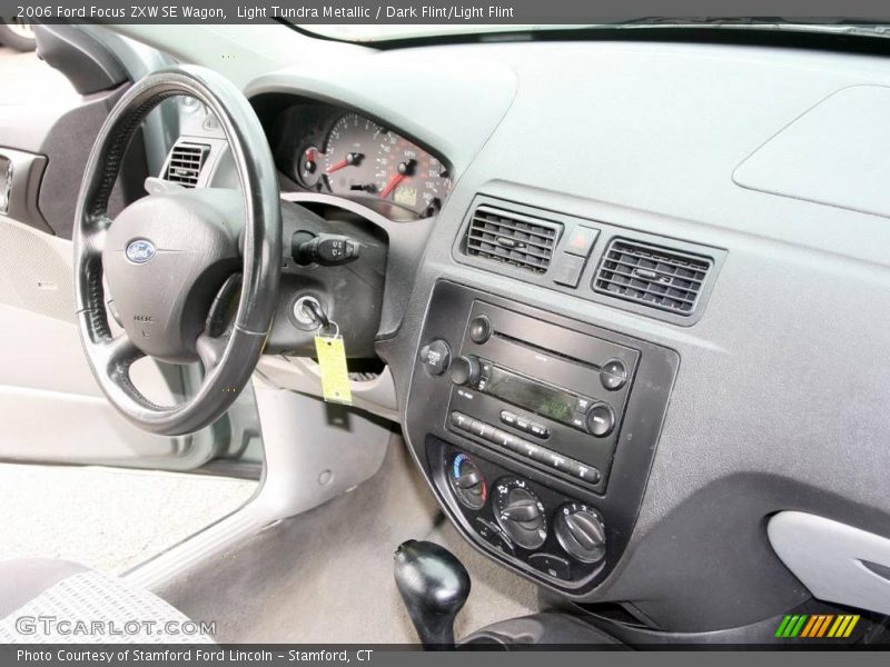 Light Tundra Metallic / Dark Flint/Light Flint 2006 Ford Focus ZXW SE Wagon