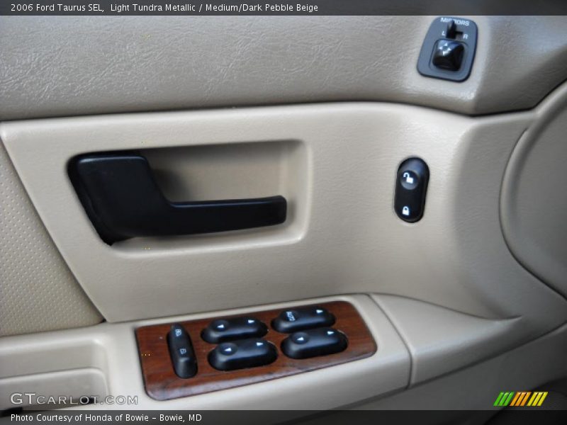 Light Tundra Metallic / Medium/Dark Pebble Beige 2006 Ford Taurus SEL