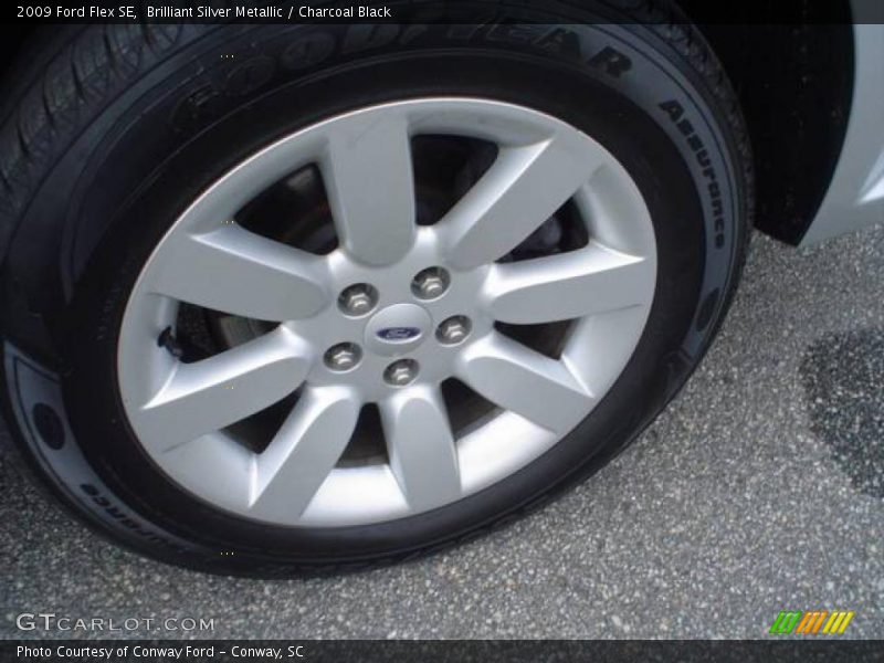 Brilliant Silver Metallic / Charcoal Black 2009 Ford Flex SE