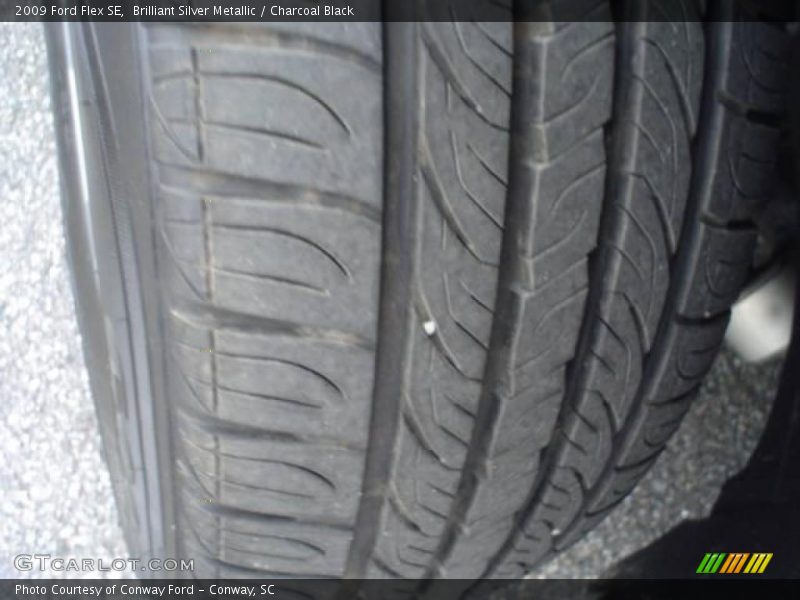 Brilliant Silver Metallic / Charcoal Black 2009 Ford Flex SE