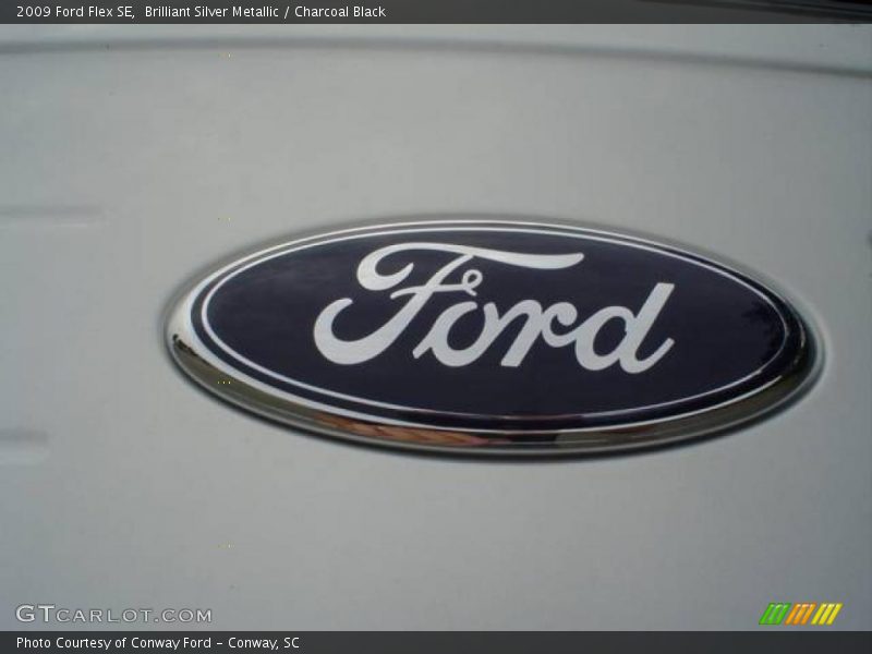 Brilliant Silver Metallic / Charcoal Black 2009 Ford Flex SE