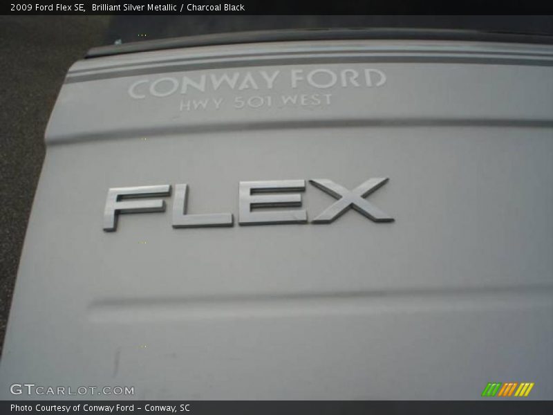 Brilliant Silver Metallic / Charcoal Black 2009 Ford Flex SE