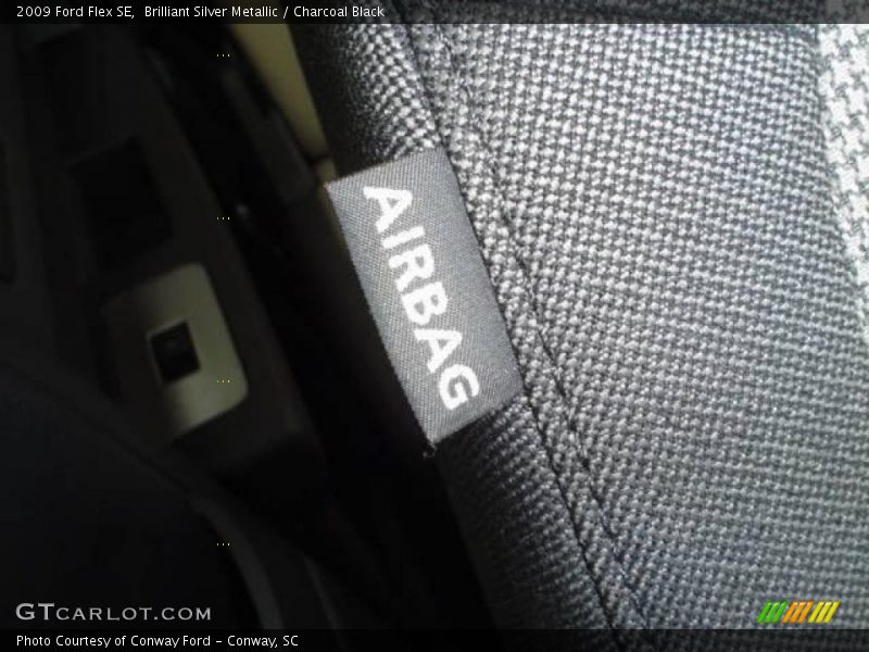 Brilliant Silver Metallic / Charcoal Black 2009 Ford Flex SE