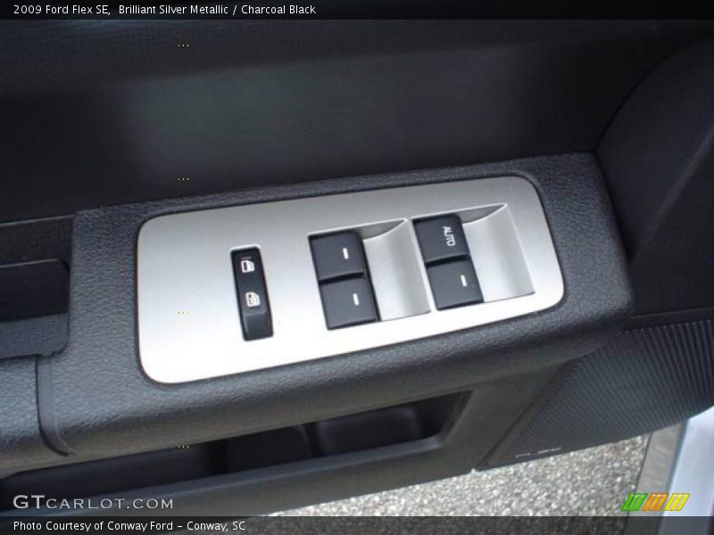 Brilliant Silver Metallic / Charcoal Black 2009 Ford Flex SE