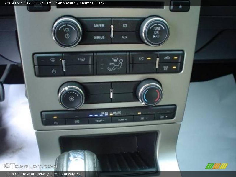 Brilliant Silver Metallic / Charcoal Black 2009 Ford Flex SE