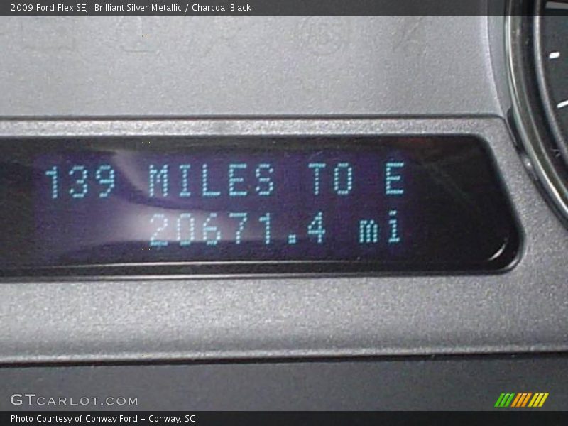 Brilliant Silver Metallic / Charcoal Black 2009 Ford Flex SE