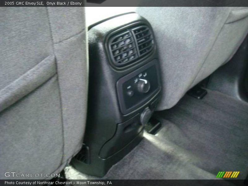 Onyx Black / Ebony 2005 GMC Envoy SLE