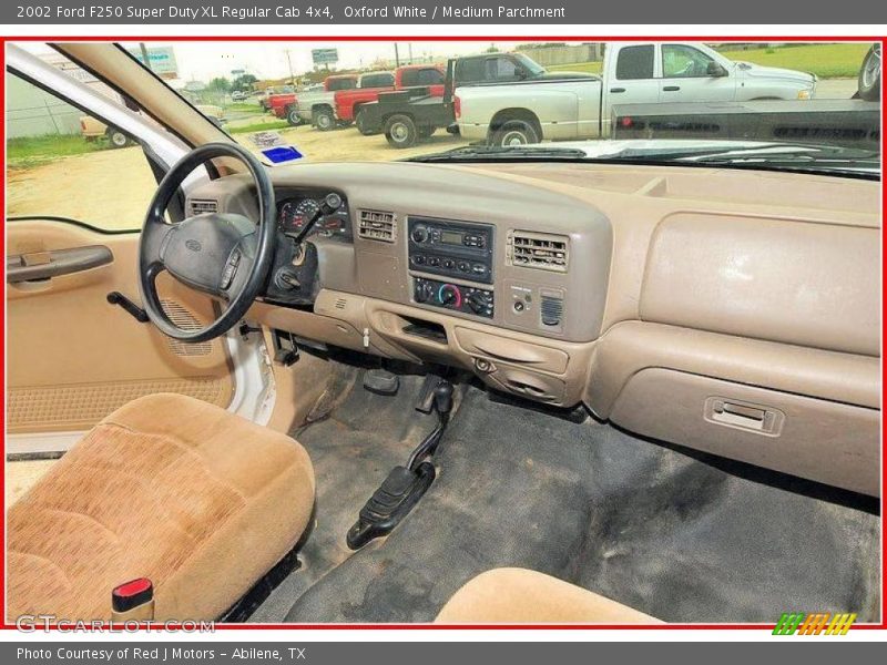 Oxford White / Medium Parchment 2002 Ford F250 Super Duty XL Regular Cab 4x4