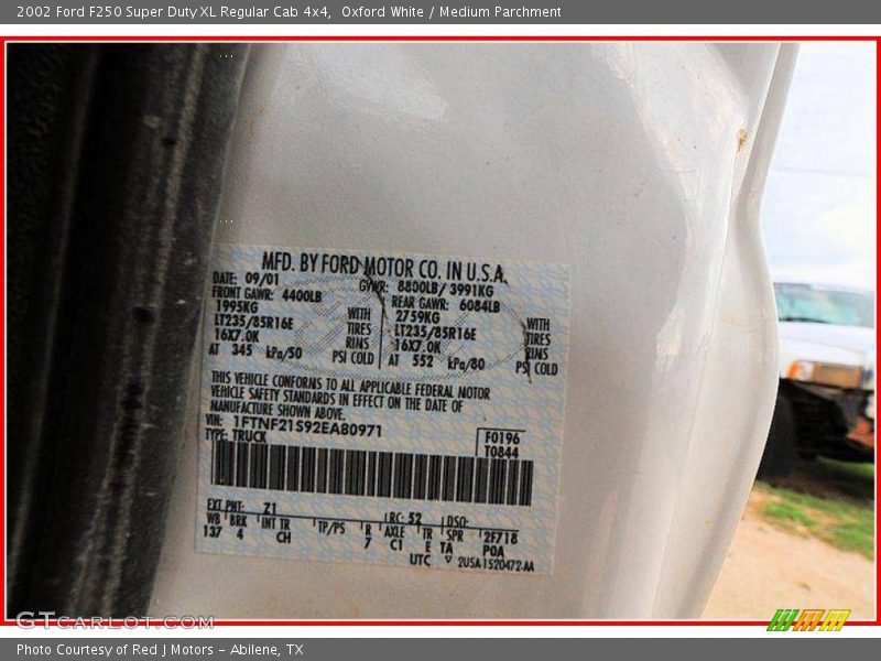 Oxford White / Medium Parchment 2002 Ford F250 Super Duty XL Regular Cab 4x4