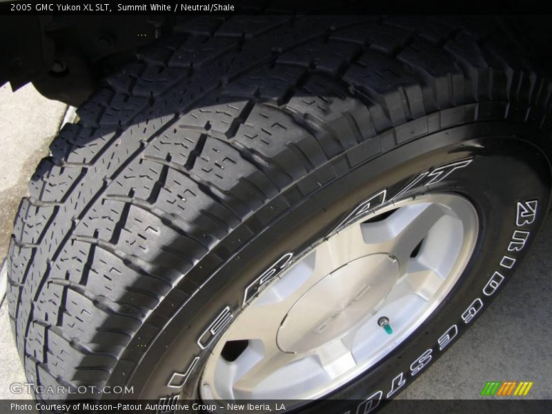 Summit White / Neutral/Shale 2005 GMC Yukon XL SLT
