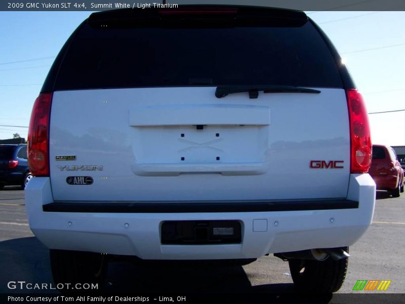 Summit White / Light Titanium 2009 GMC Yukon SLT 4x4