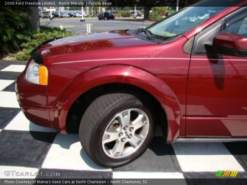 Merlot Metallic / Pebble Beige 2006 Ford Freestyle Limited