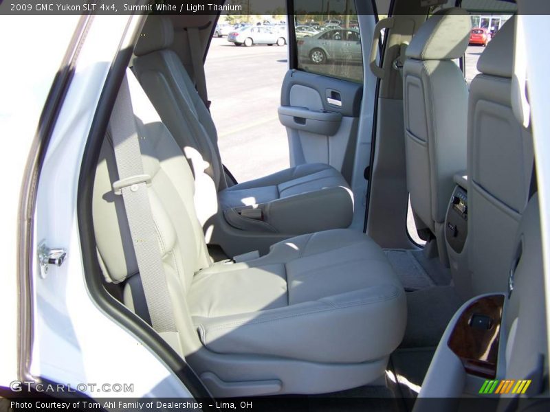 Summit White / Light Titanium 2009 GMC Yukon SLT 4x4