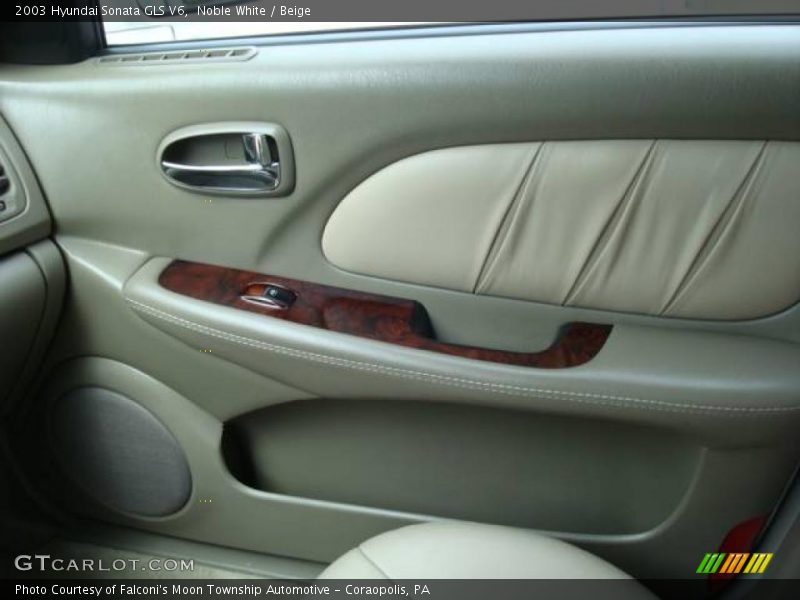 Noble White / Beige 2003 Hyundai Sonata GLS V6