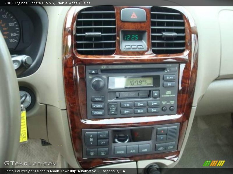 Noble White / Beige 2003 Hyundai Sonata GLS V6