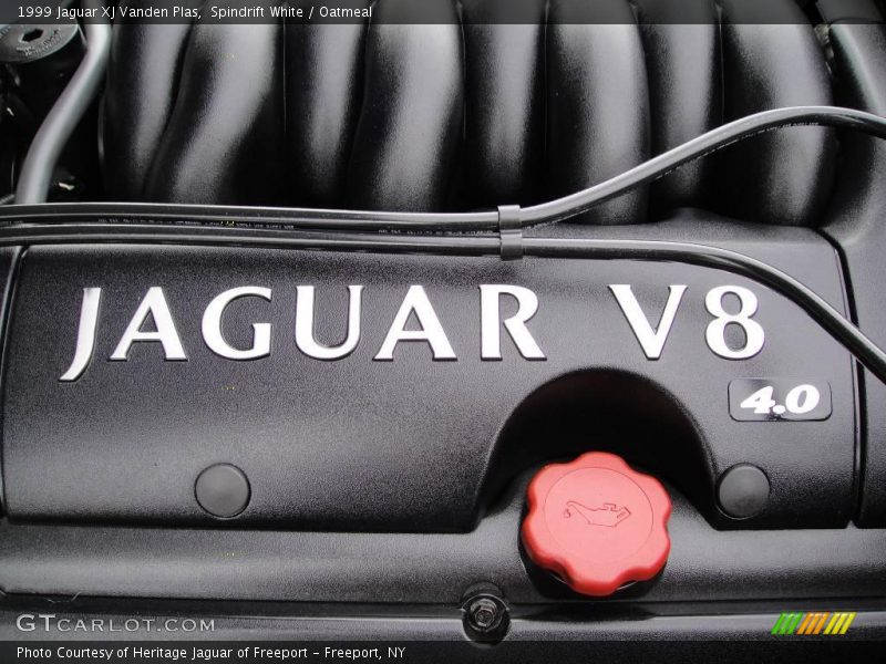 Spindrift White / Oatmeal 1999 Jaguar XJ Vanden Plas