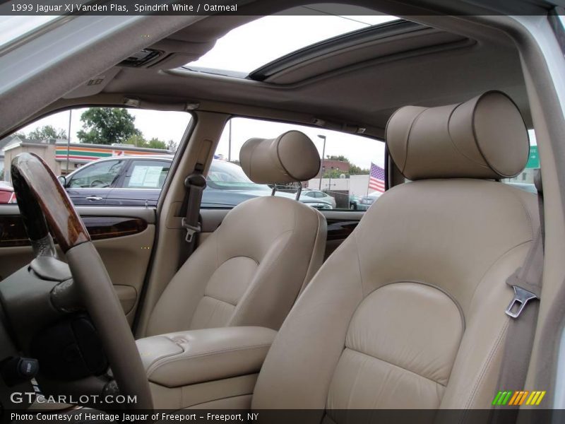 Spindrift White / Oatmeal 1999 Jaguar XJ Vanden Plas