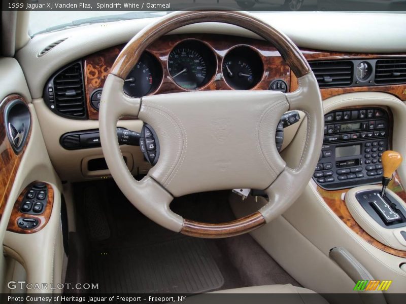 Spindrift White / Oatmeal 1999 Jaguar XJ Vanden Plas