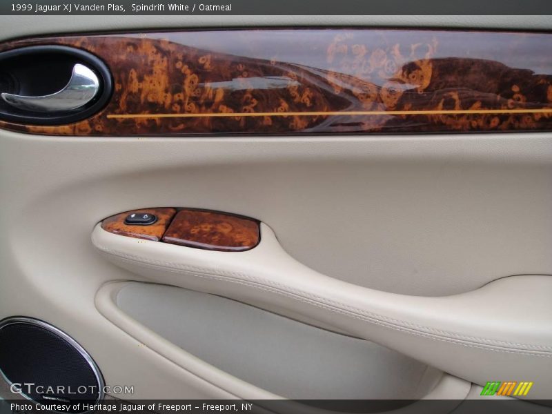 Spindrift White / Oatmeal 1999 Jaguar XJ Vanden Plas