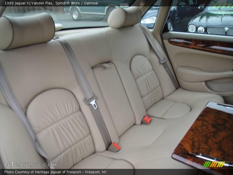 Spindrift White / Oatmeal 1999 Jaguar XJ Vanden Plas