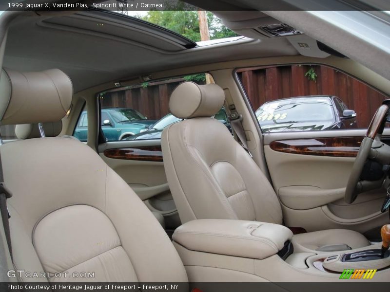 Spindrift White / Oatmeal 1999 Jaguar XJ Vanden Plas