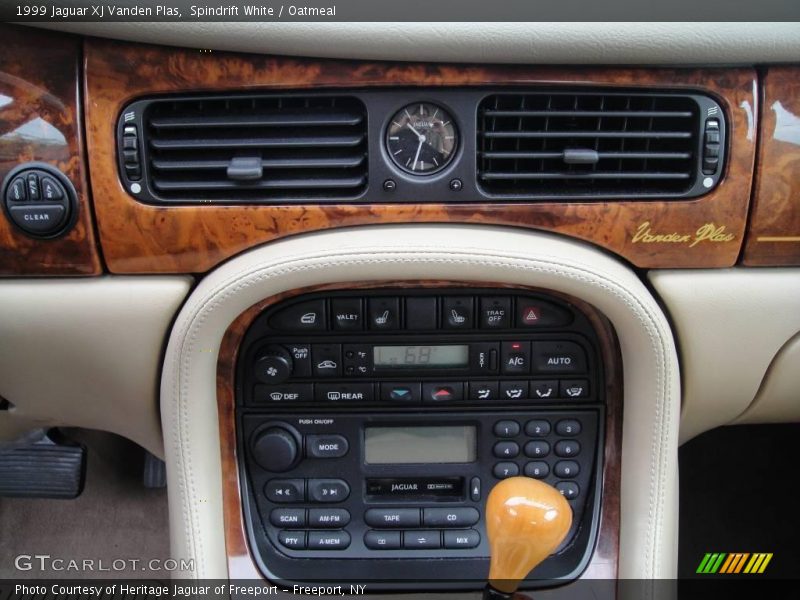 Spindrift White / Oatmeal 1999 Jaguar XJ Vanden Plas