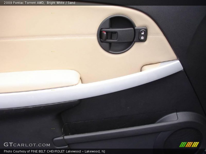 Bright White / Sand 2009 Pontiac Torrent AWD