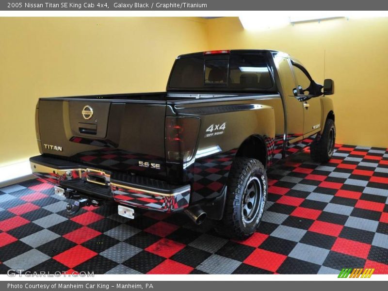 Galaxy Black / Graphite/Titanium 2005 Nissan Titan SE King Cab 4x4