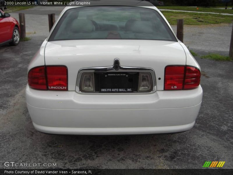 Vibrant White / Light Graphite 2000 Lincoln LS V8