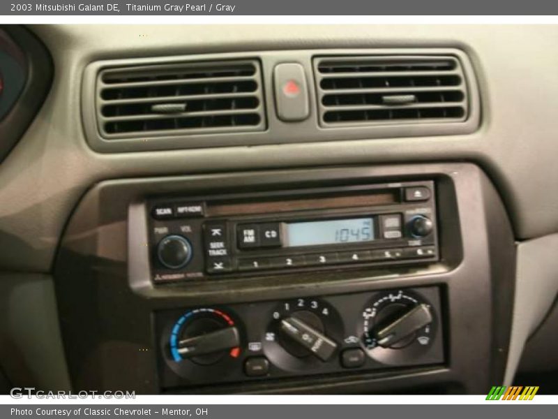 Titanium Gray Pearl / Gray 2003 Mitsubishi Galant DE