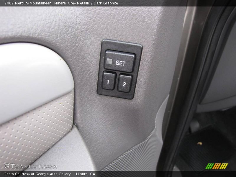 Mineral Grey Metallic / Dark Graphite 2002 Mercury Mountaineer