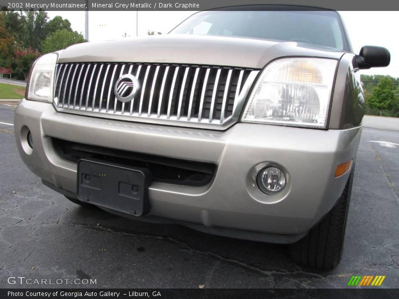 Mineral Grey Metallic / Dark Graphite 2002 Mercury Mountaineer