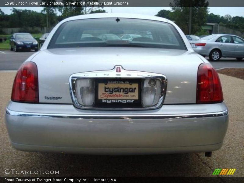 Silver Frost Metallic / Light Graphite 1998 Lincoln Town Car Signature