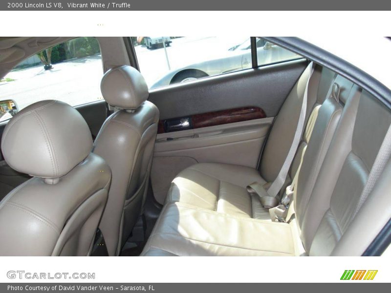 Vibrant White / Truffle 2000 Lincoln LS V8