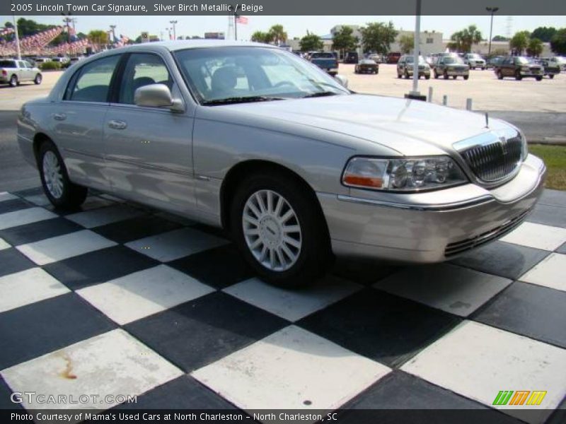 Silver Birch Metallic / Beige 2005 Lincoln Town Car Signature