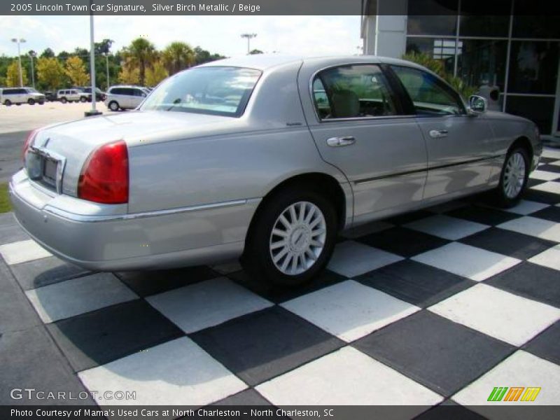 Silver Birch Metallic / Beige 2005 Lincoln Town Car Signature