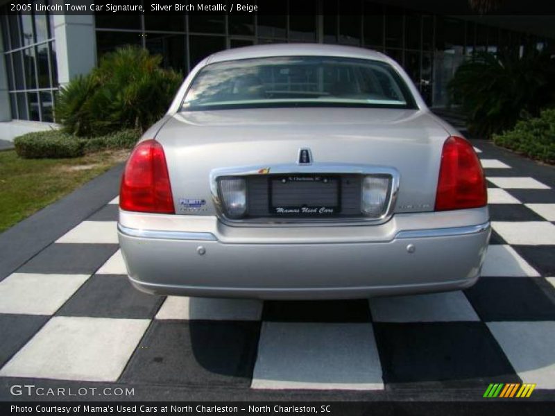Silver Birch Metallic / Beige 2005 Lincoln Town Car Signature