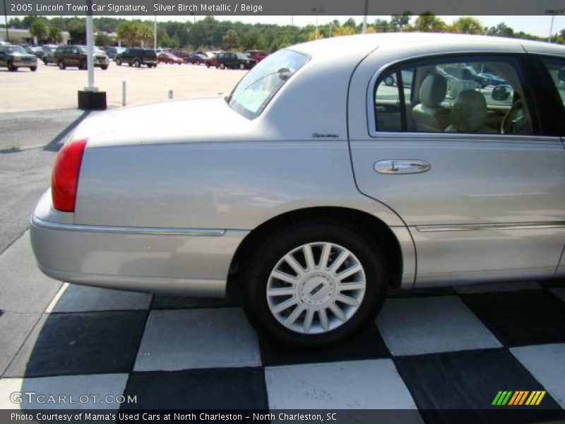 Silver Birch Metallic / Beige 2005 Lincoln Town Car Signature