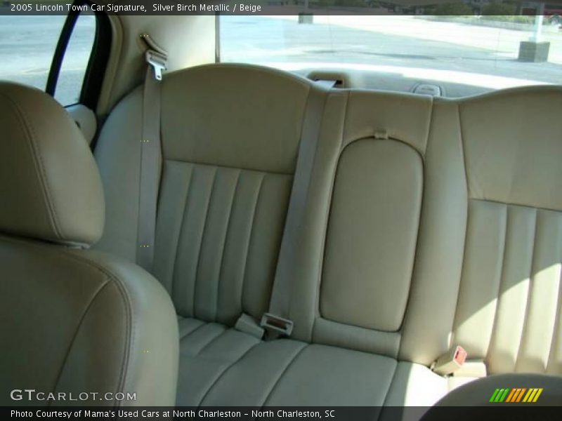 Silver Birch Metallic / Beige 2005 Lincoln Town Car Signature